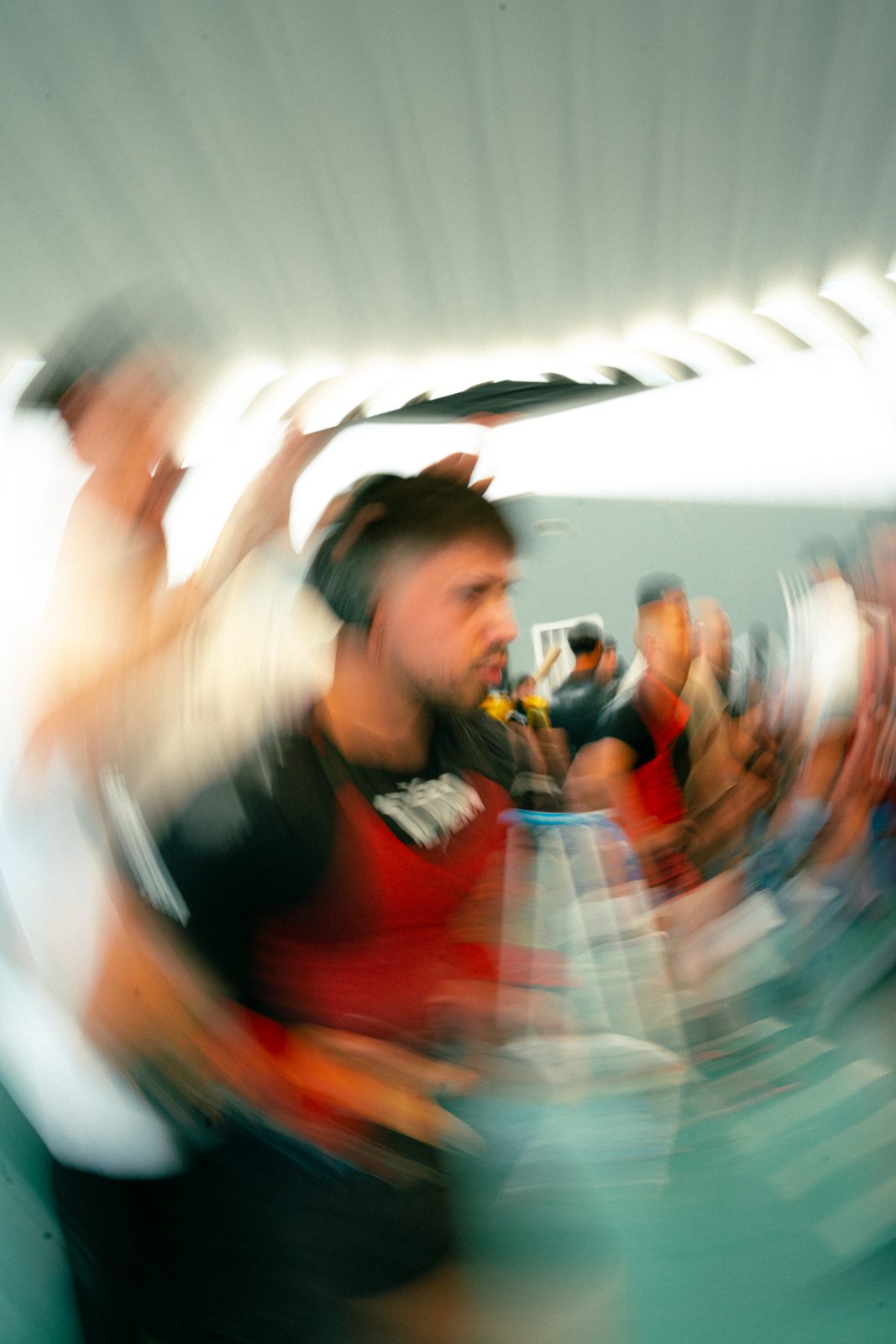 Atleta en movimiento durante la competición